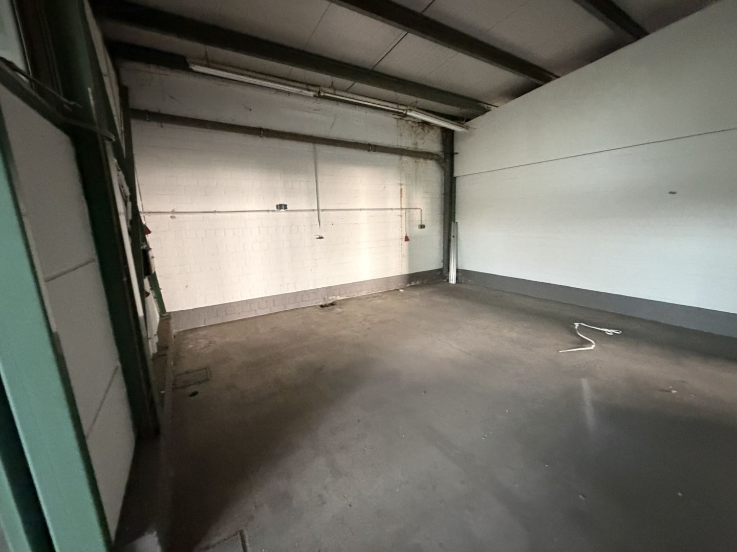 Top Gewerbestandort: ca. 1.000 m² Halle - Büro – sofort verfügbar in Neuss-Holzheim